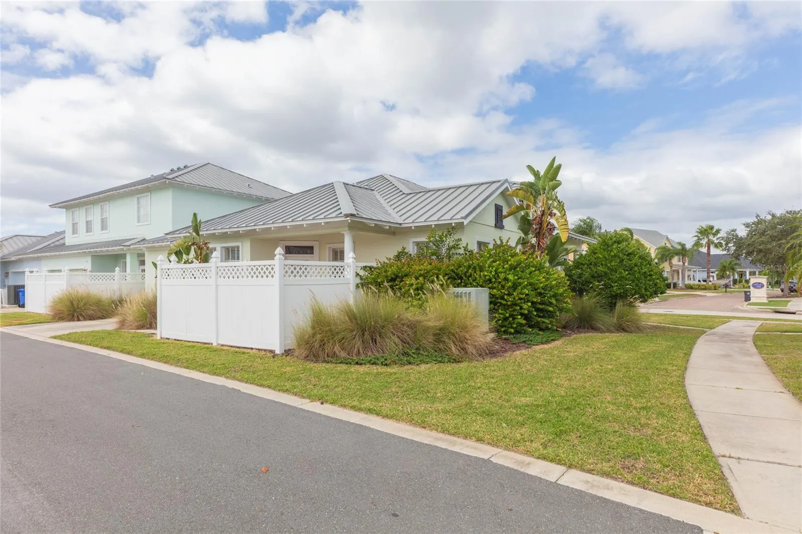 320 IBISVIEW LN