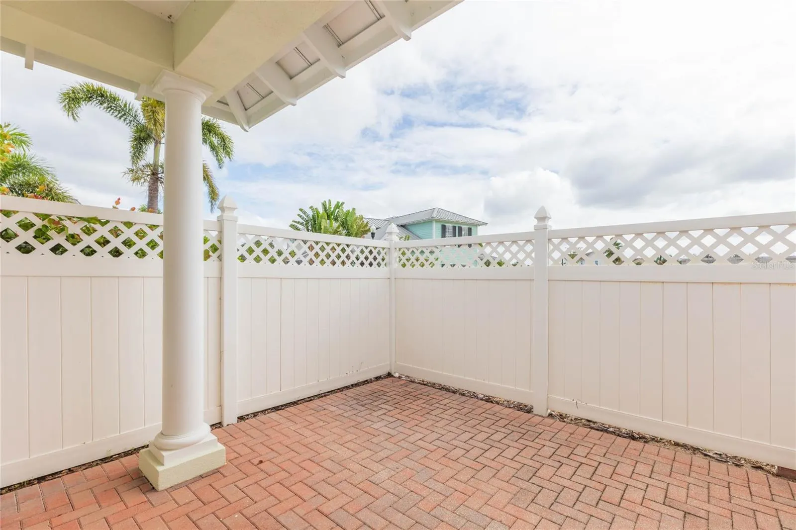 320 IBISVIEW LN