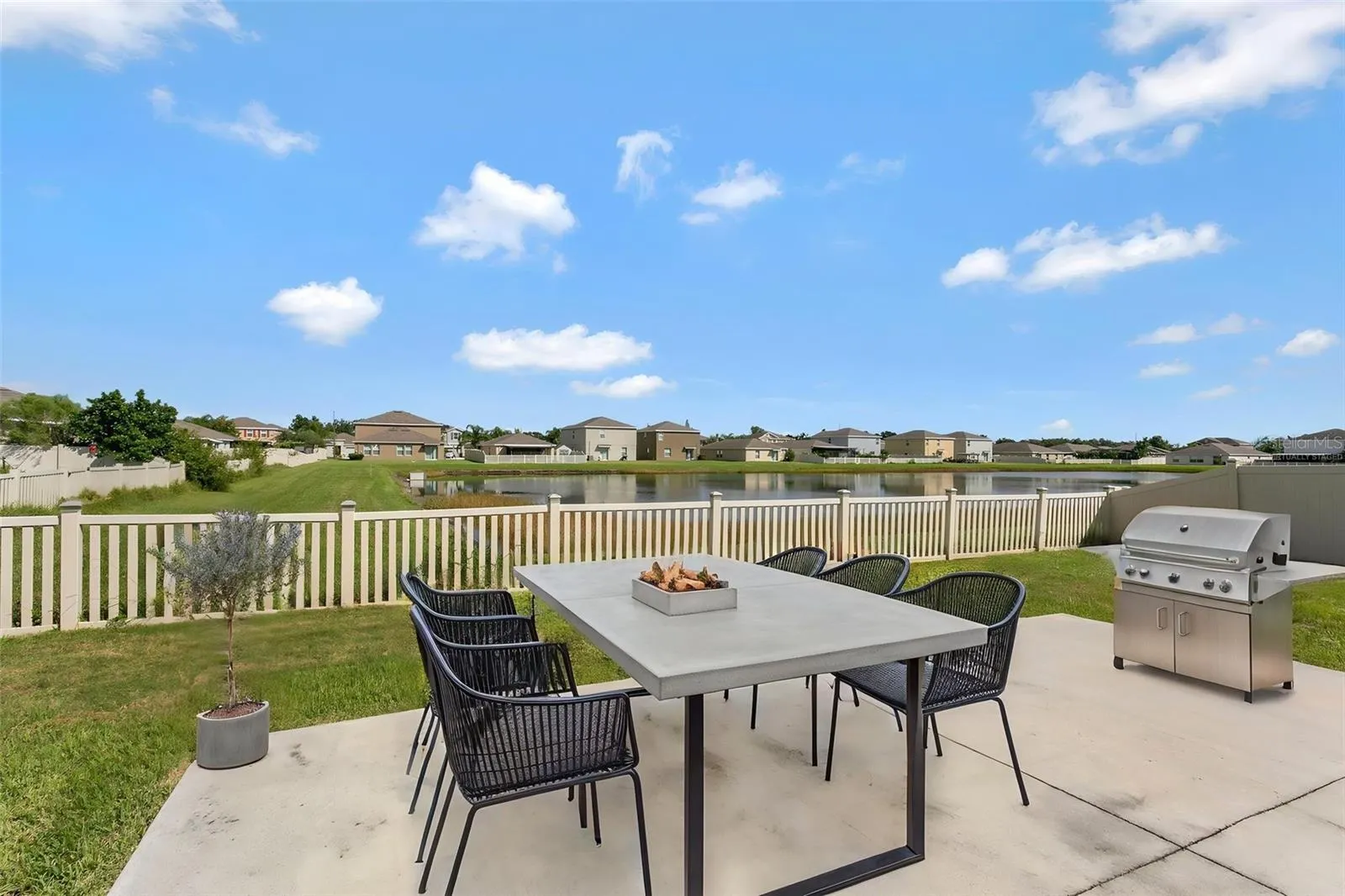 128 CASCADE BEND DR