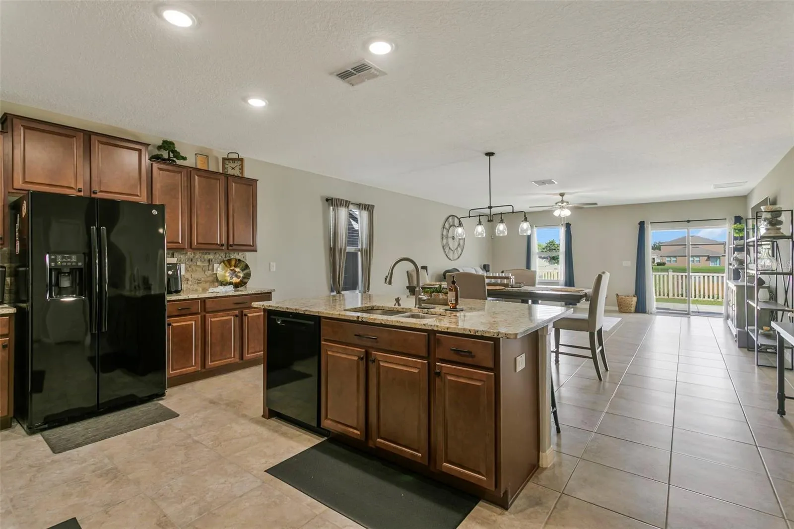 128 CASCADE BEND DR