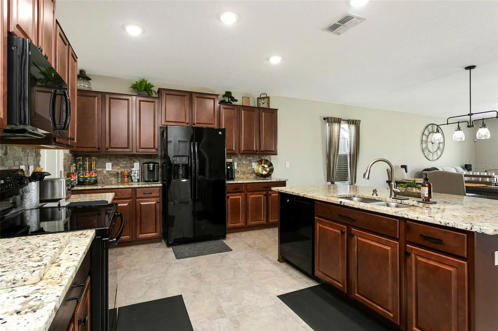 128 CASCADE BEND DR