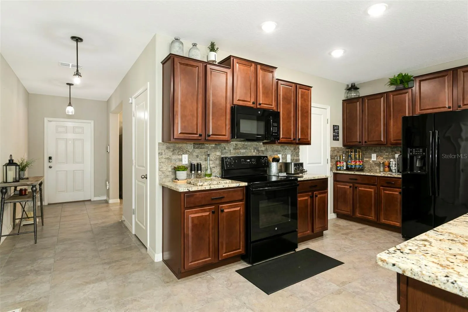 128 CASCADE BEND DR