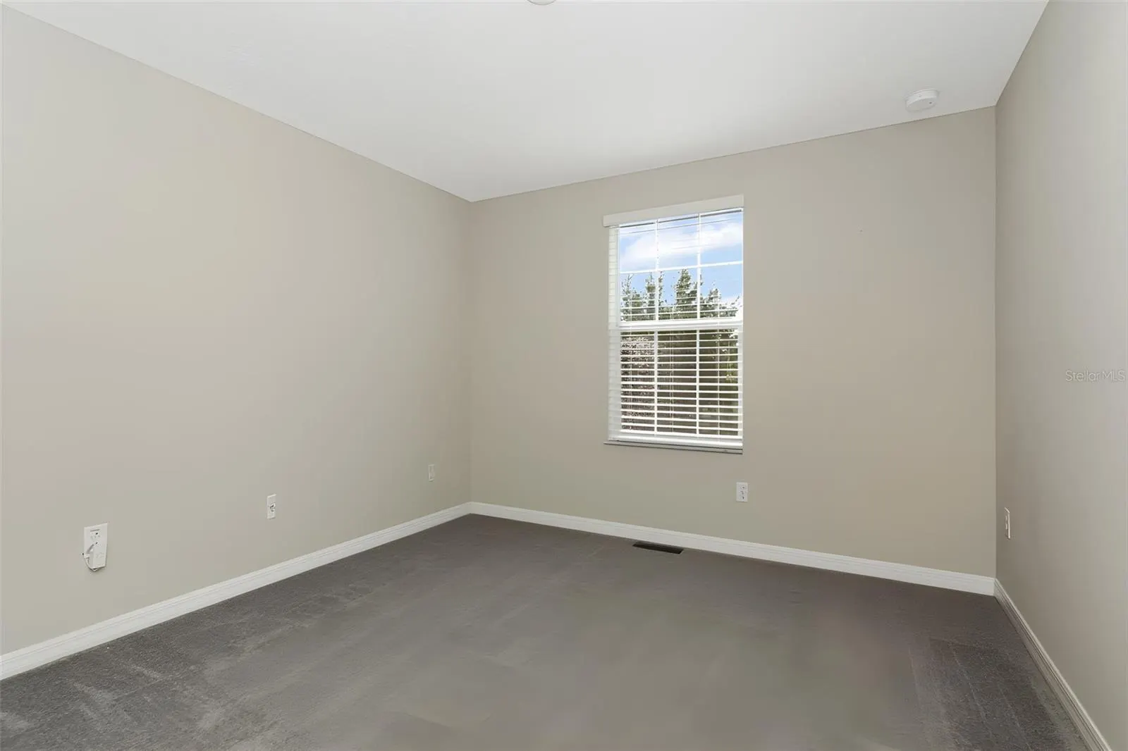 128 CASCADE BEND DR