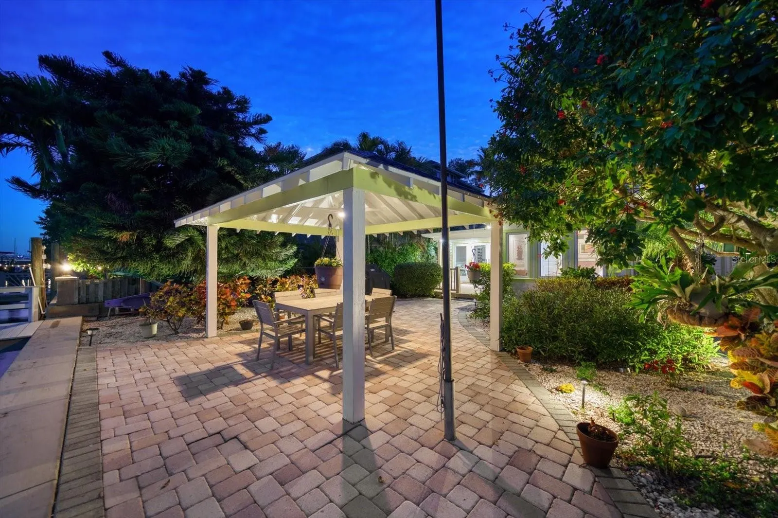2605 PASS A GRILLE WAY