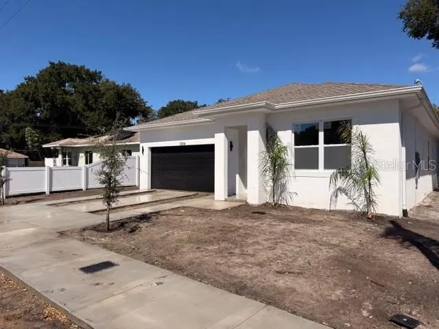 3204 E COLUMBUS DR