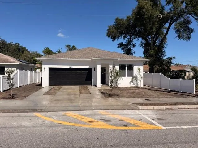 3204 E COLUMBUS DR