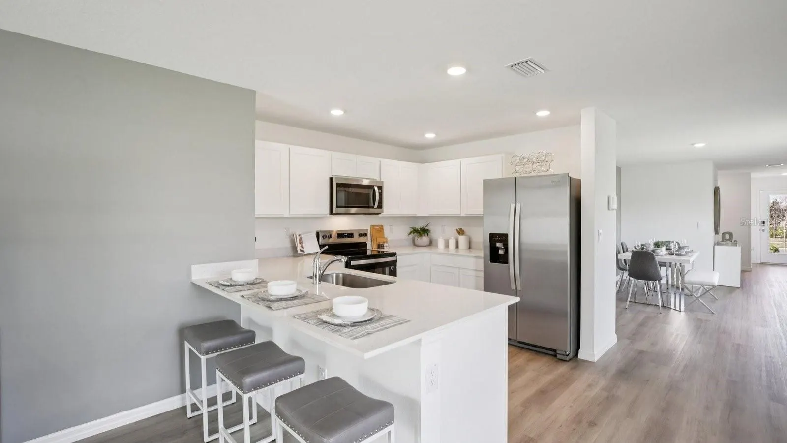8304 RIVERBEND RISE LN