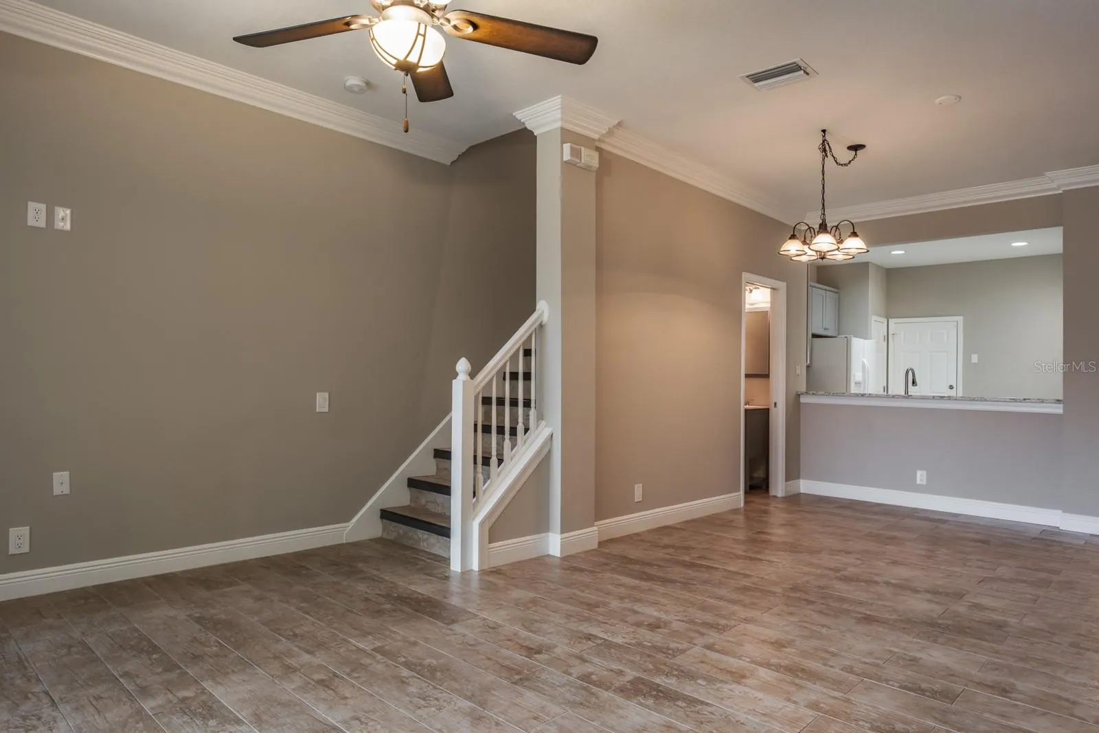 3298 COVERED BRIDGE DR W