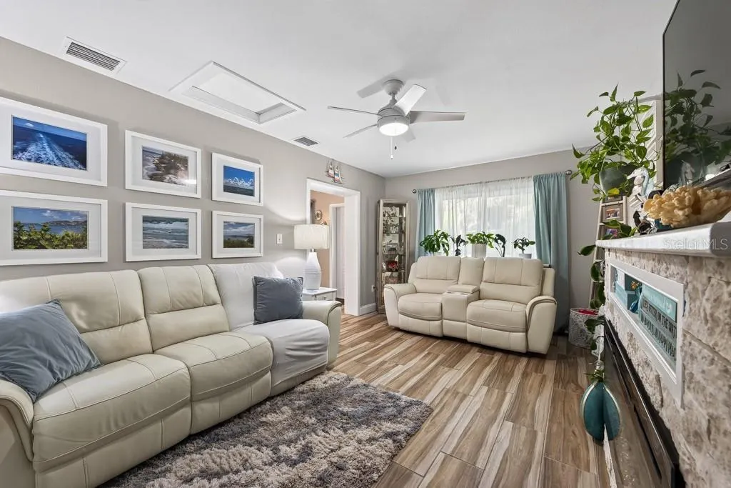 6436 LAMBERT LN