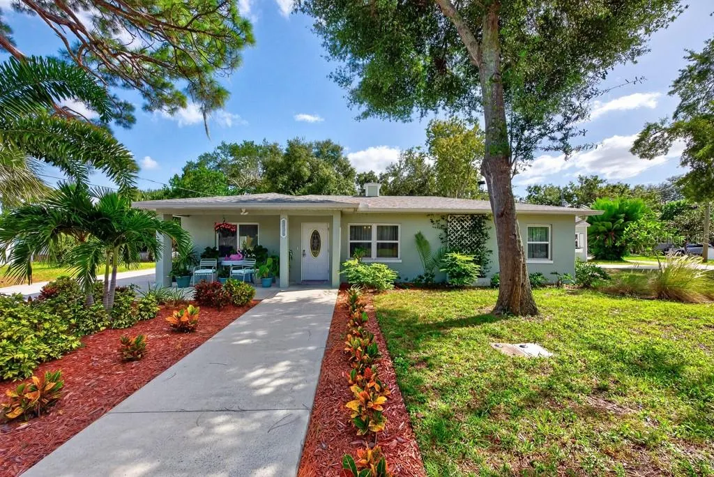 6436 LAMBERT LN