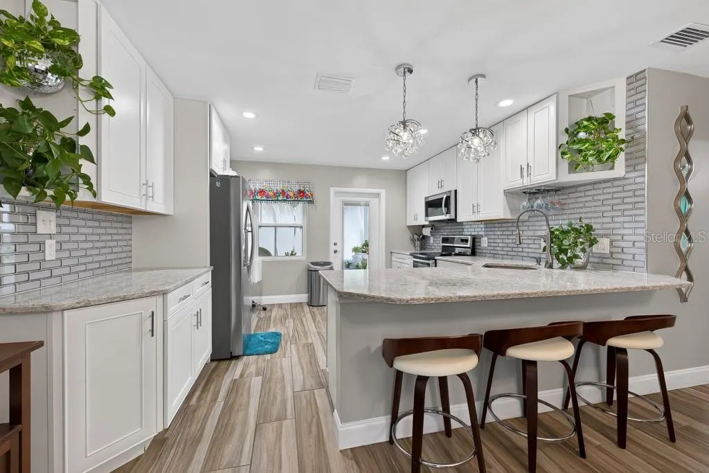 6436 LAMBERT LN