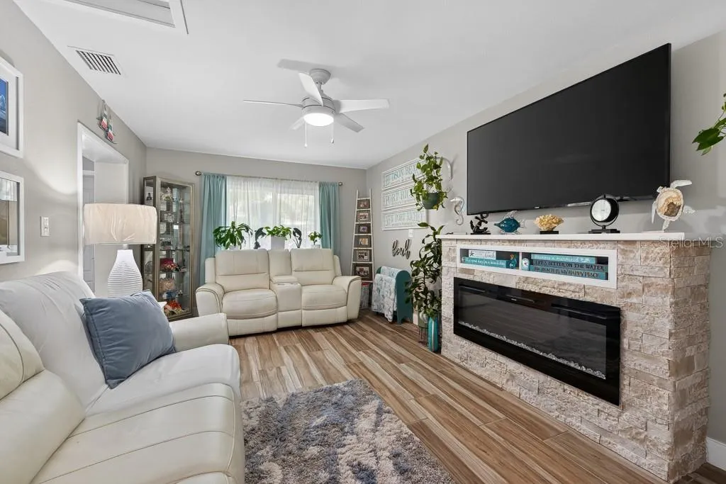 6436 LAMBERT LN