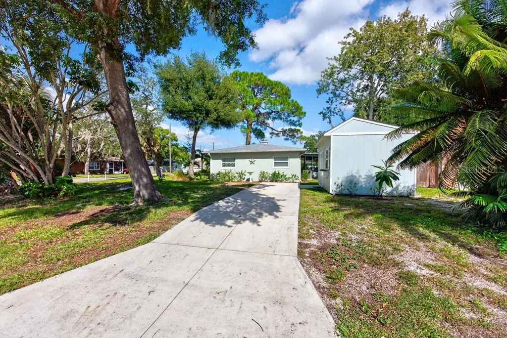 6436 LAMBERT LN