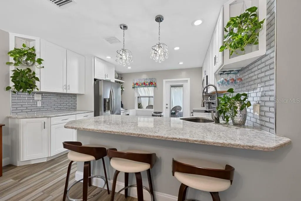 6436 LAMBERT LN
