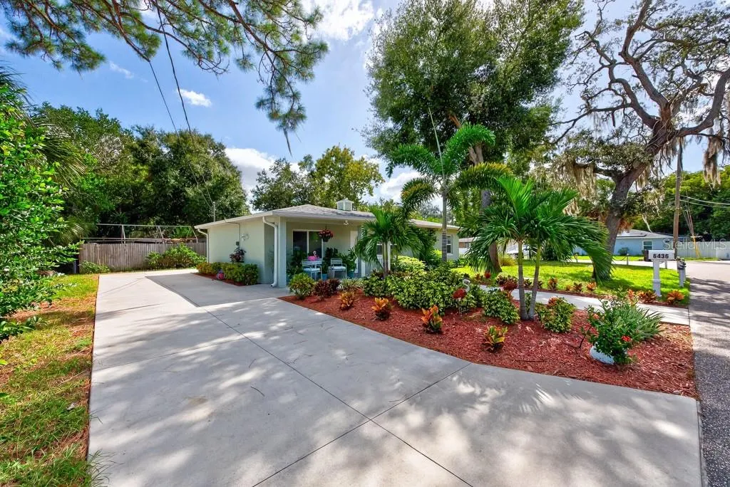 6436 LAMBERT LN