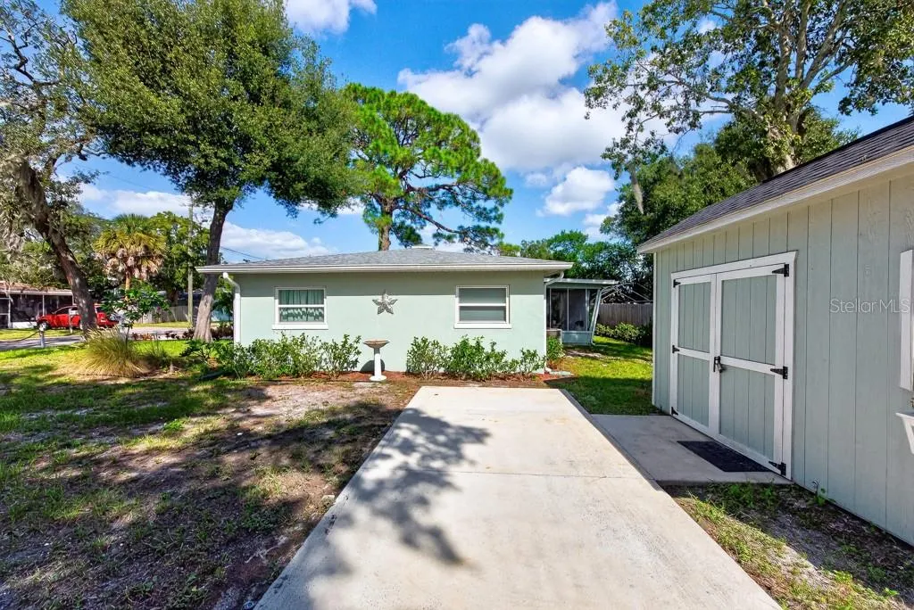 6436 LAMBERT LN