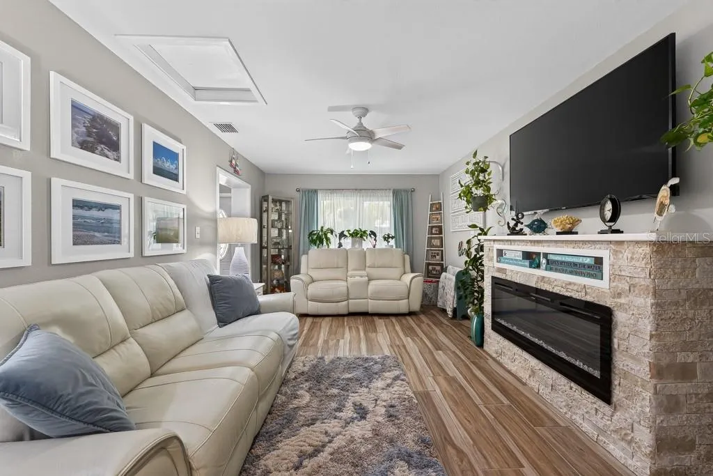 6436 LAMBERT LN