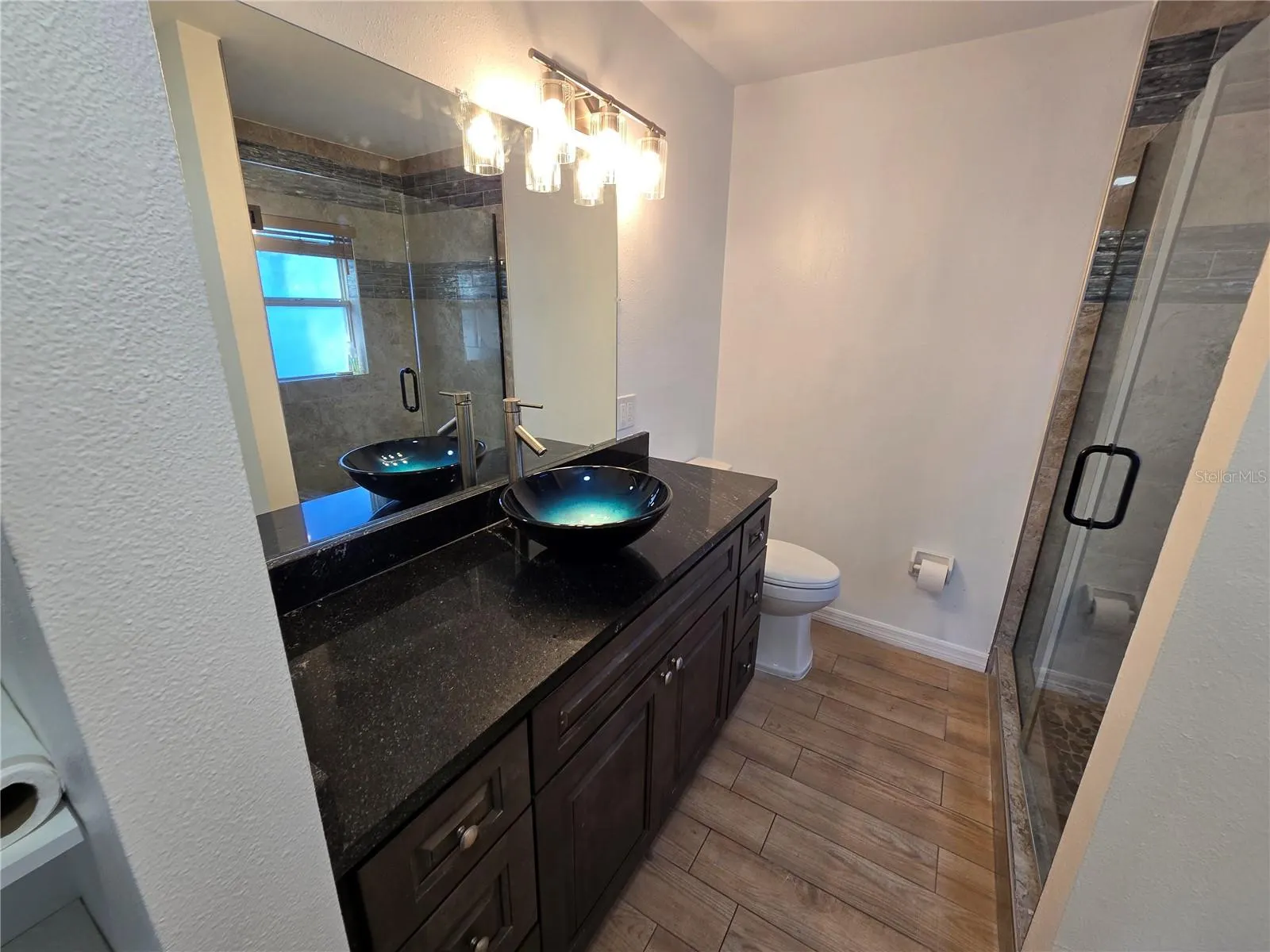 1007 VINEYARD CT