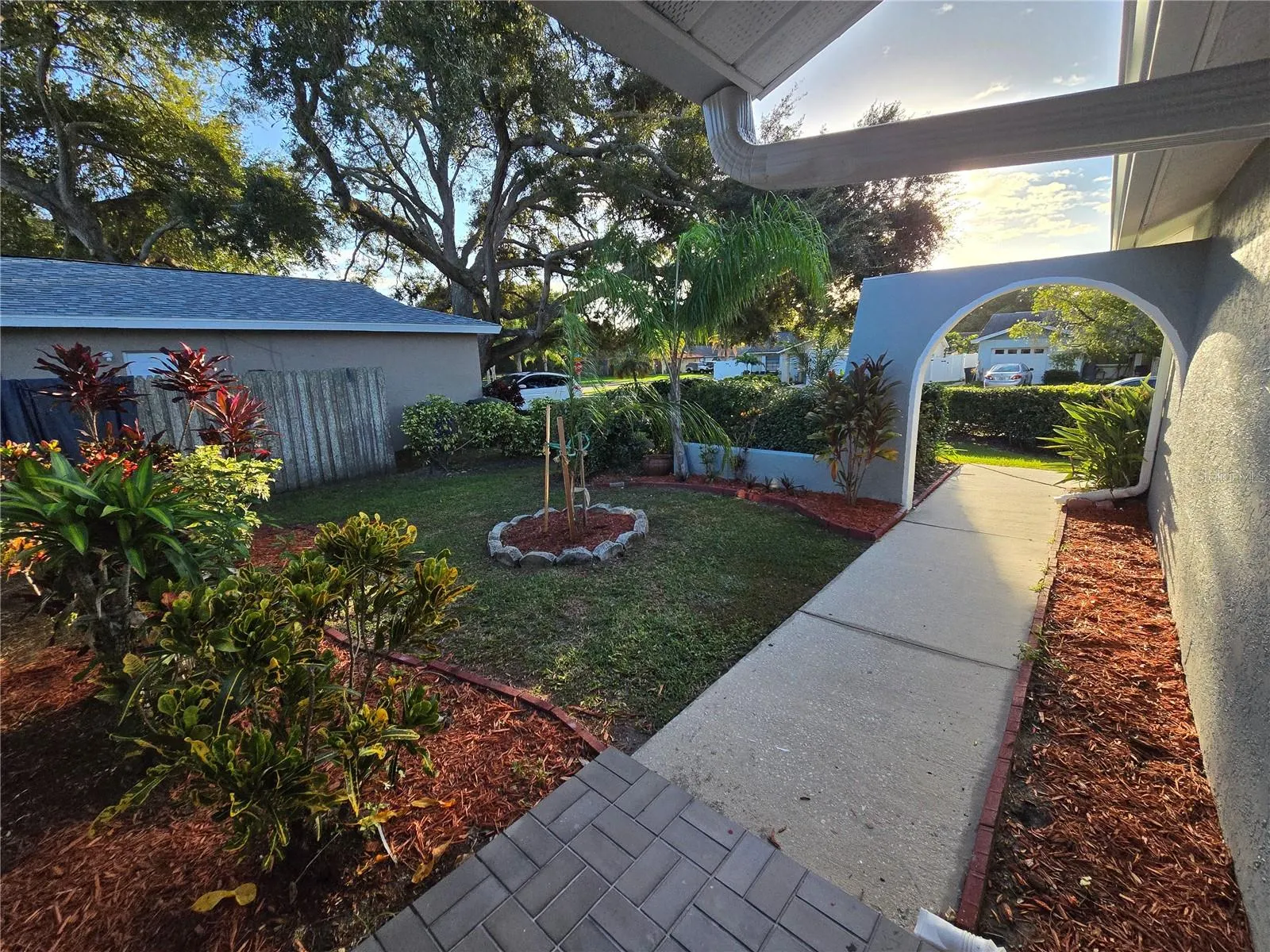 1007 VINEYARD CT