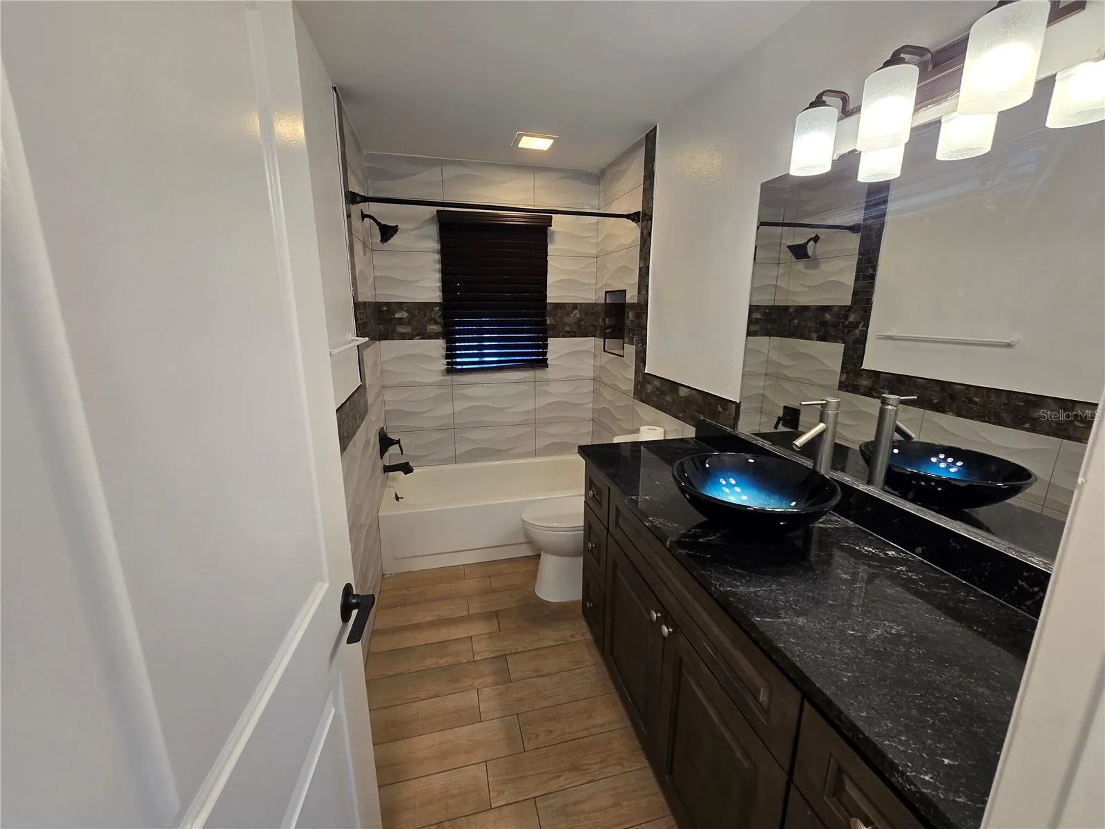 1007 VINEYARD CT