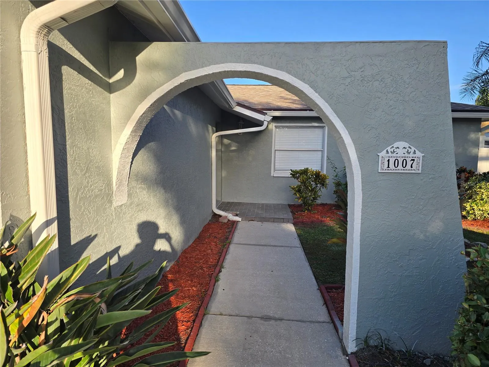 1007 VINEYARD CT