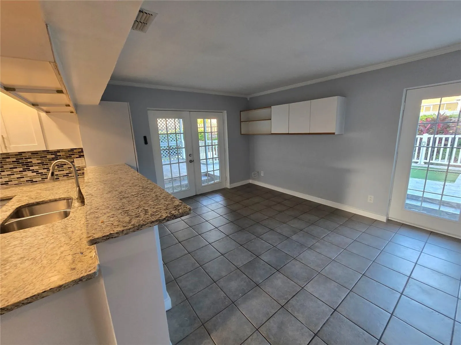 1007 VINEYARD CT