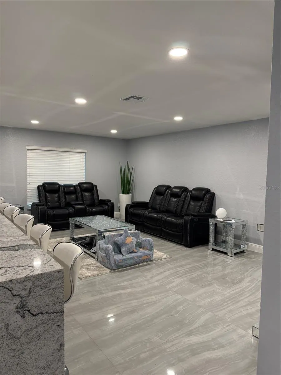 2803 W POWHATAN AVE