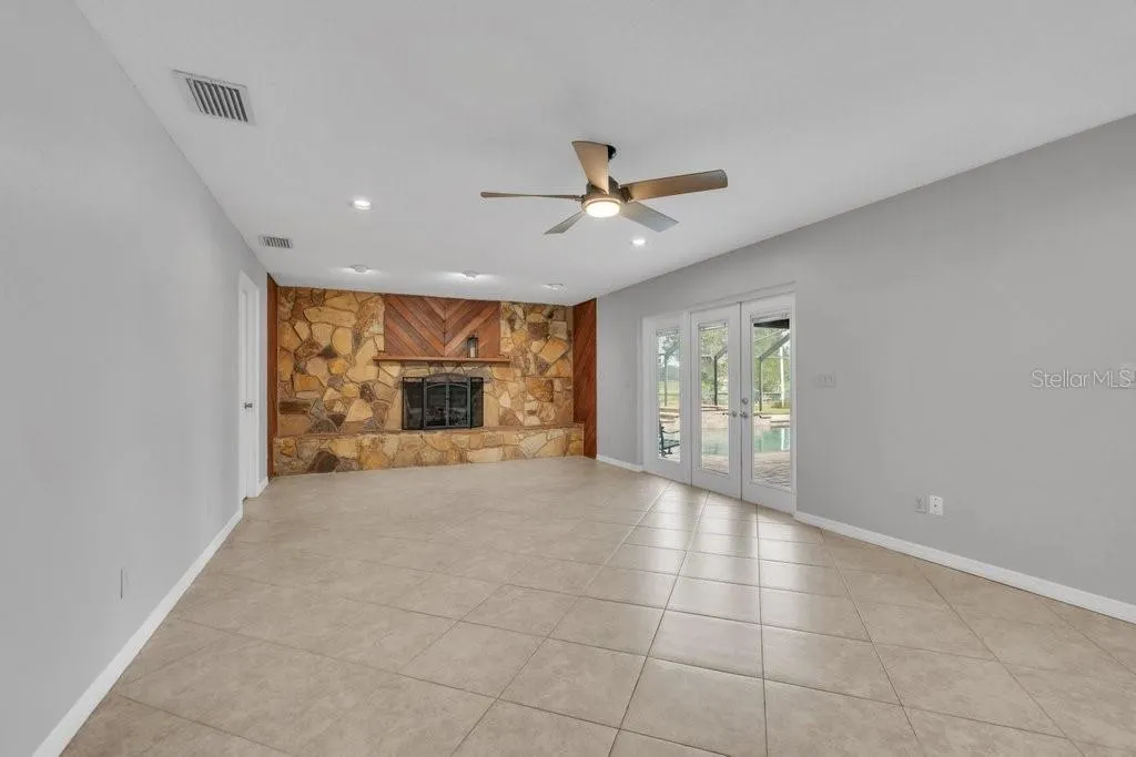 5710 WO GRIFFIN RD