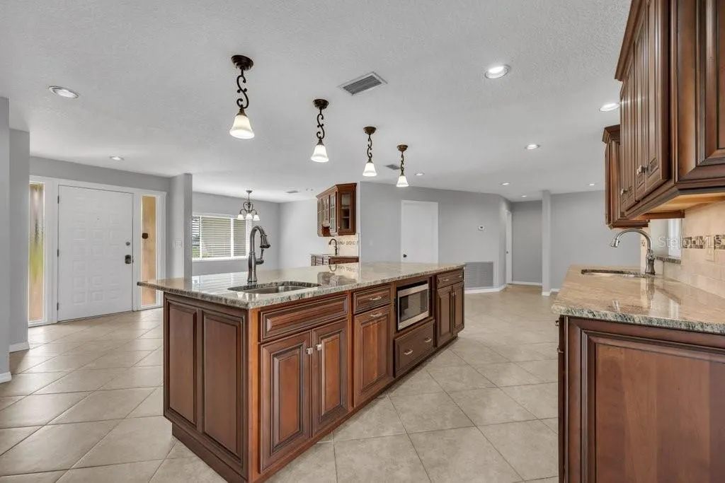5710 WO GRIFFIN RD