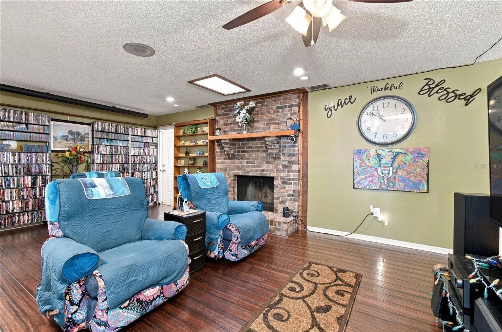 1851 STELLA CT E