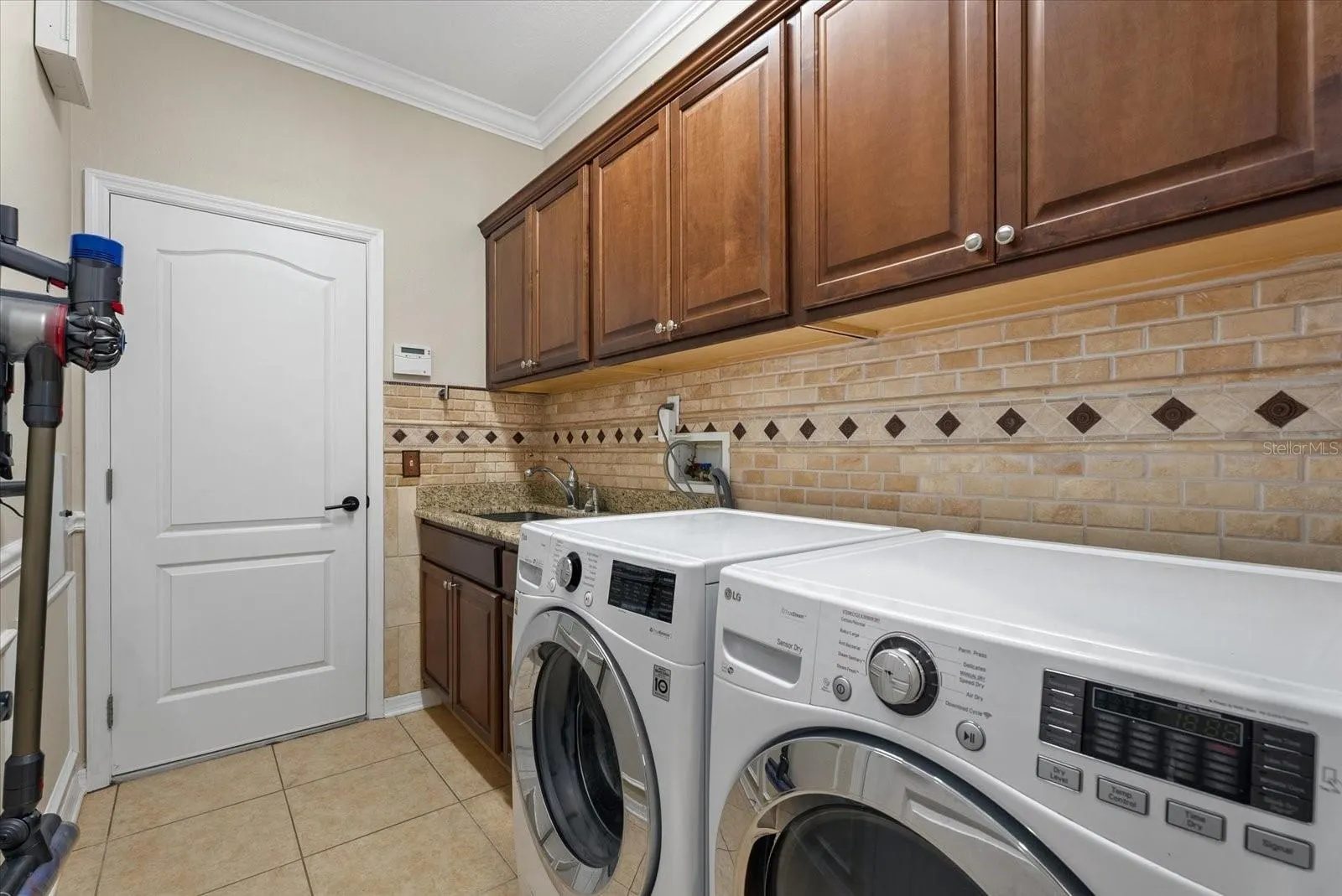 308 STAR SHELL DR