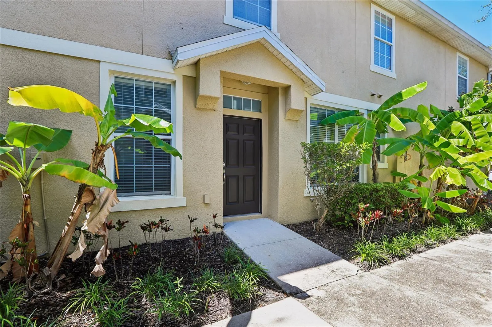 6736 BREEZY PALM DR
