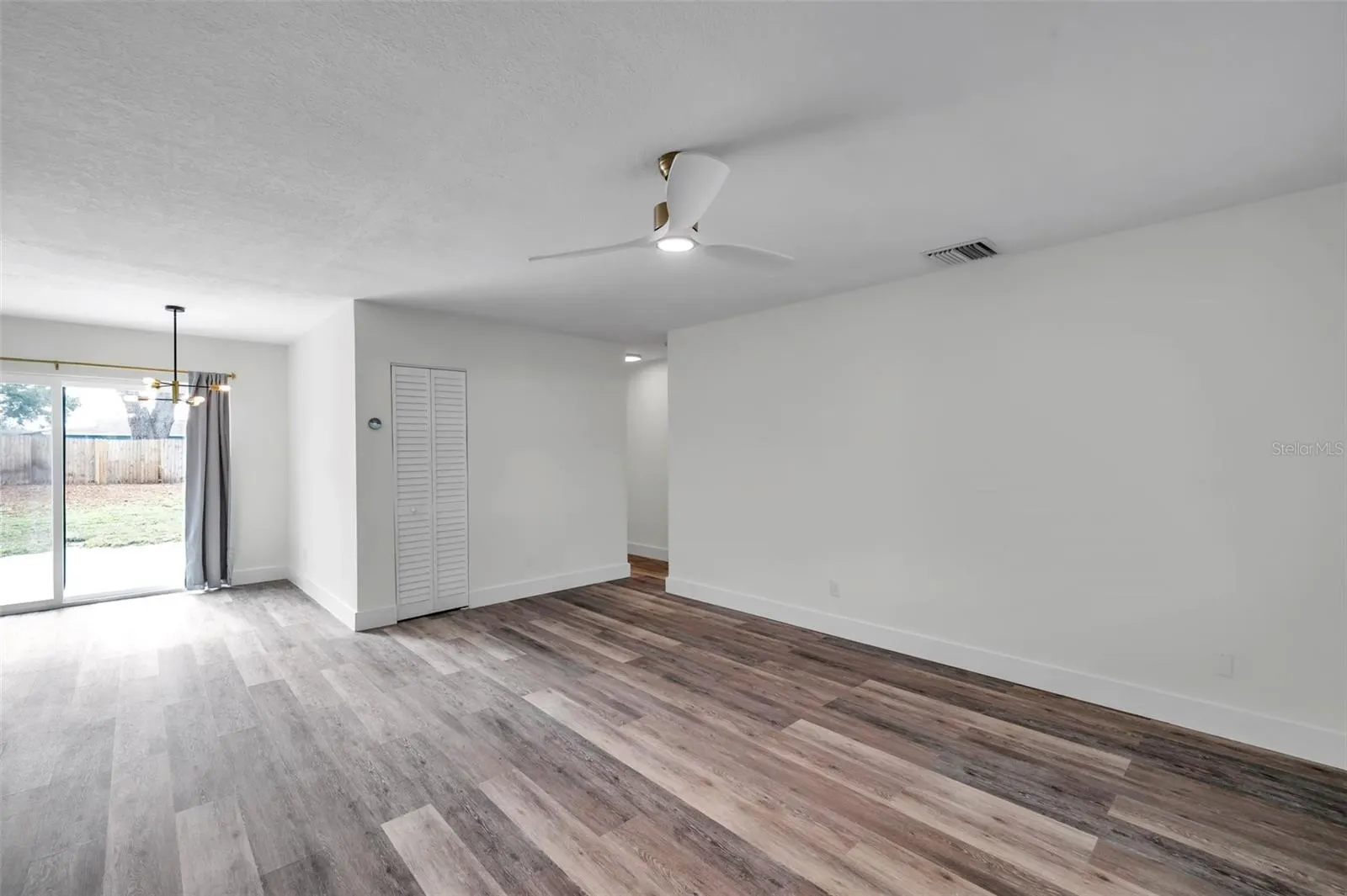 2238 13TH AVE SW