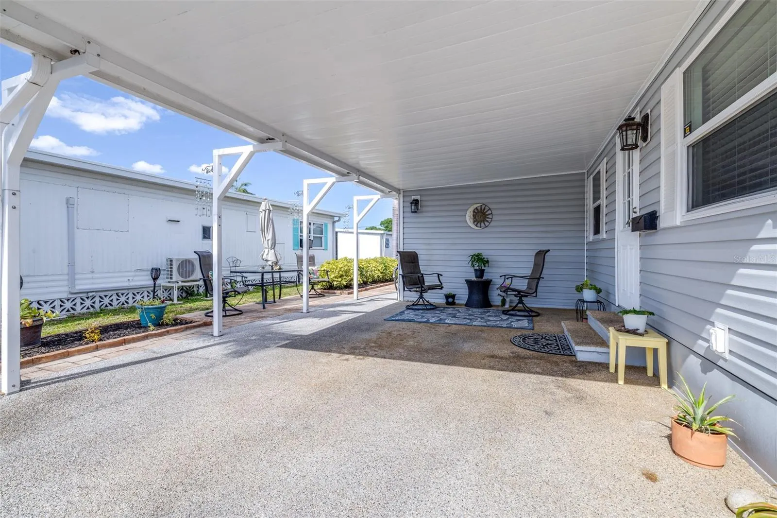 2712 17TH STREET LN W