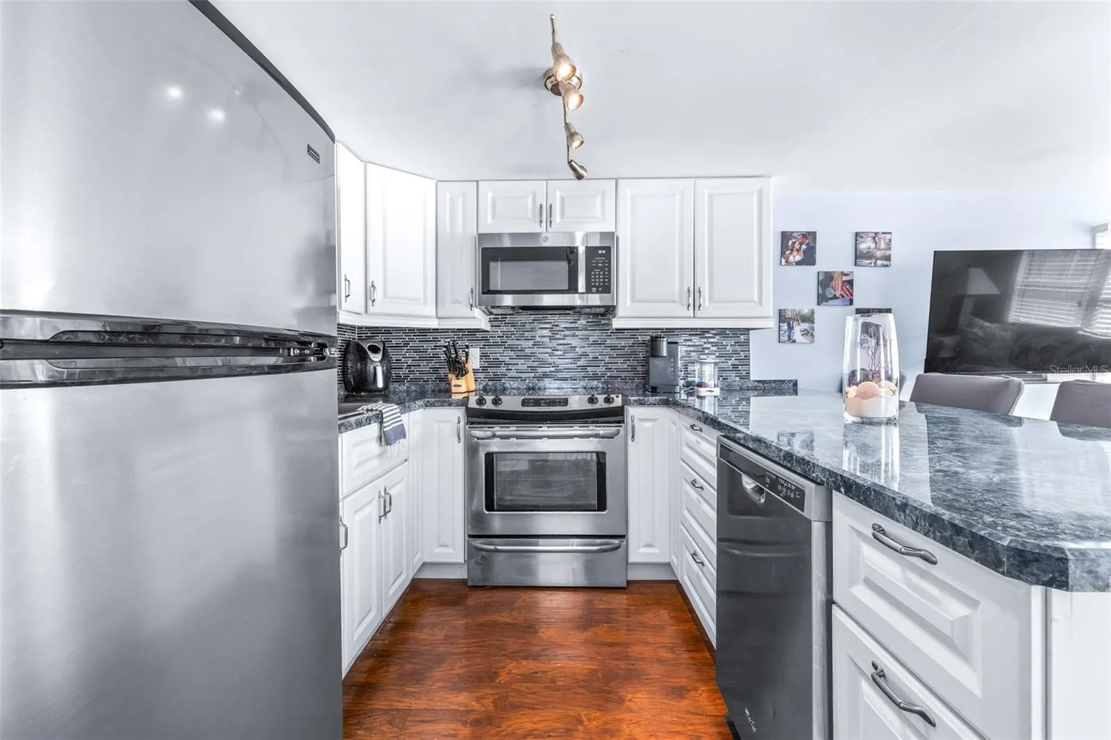 2712 17TH STREET LN W