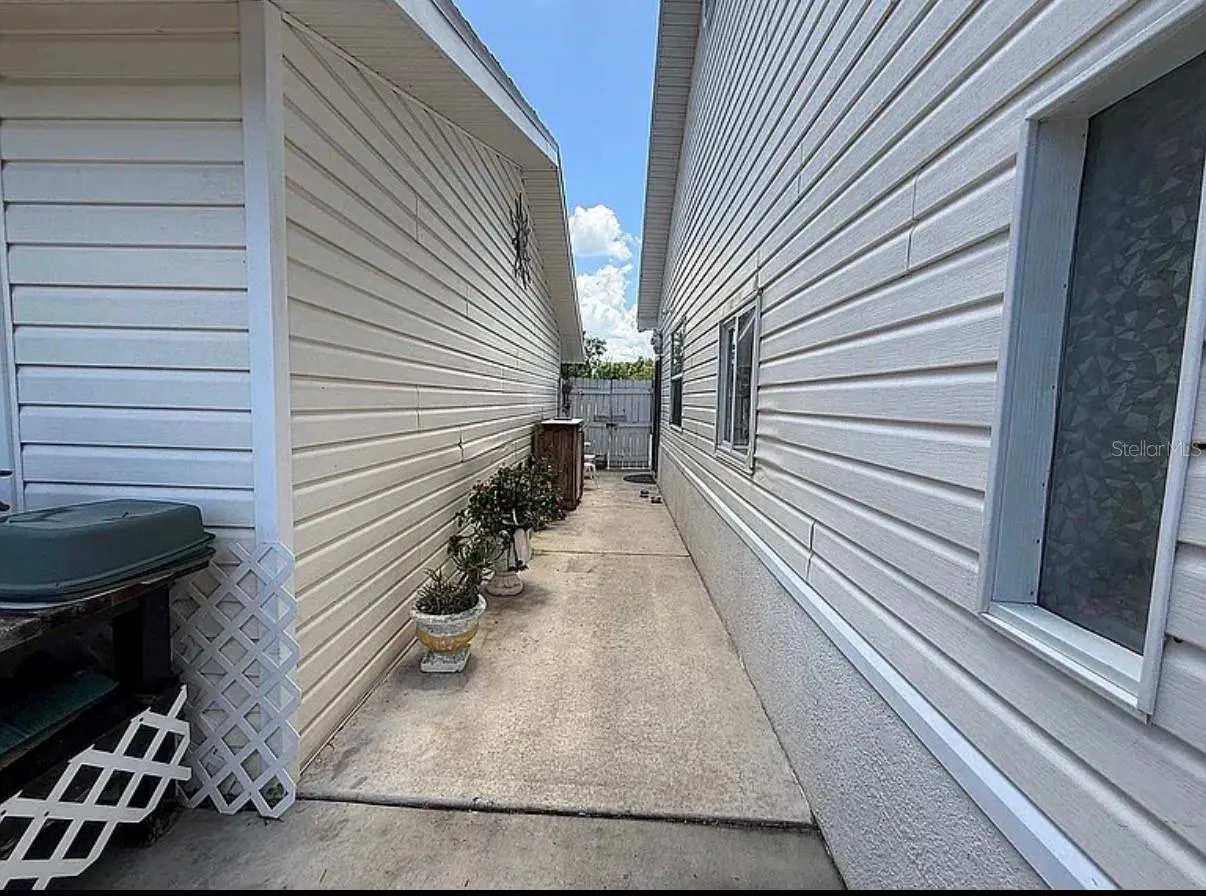 406 SEMINOLE LAKE BLVD