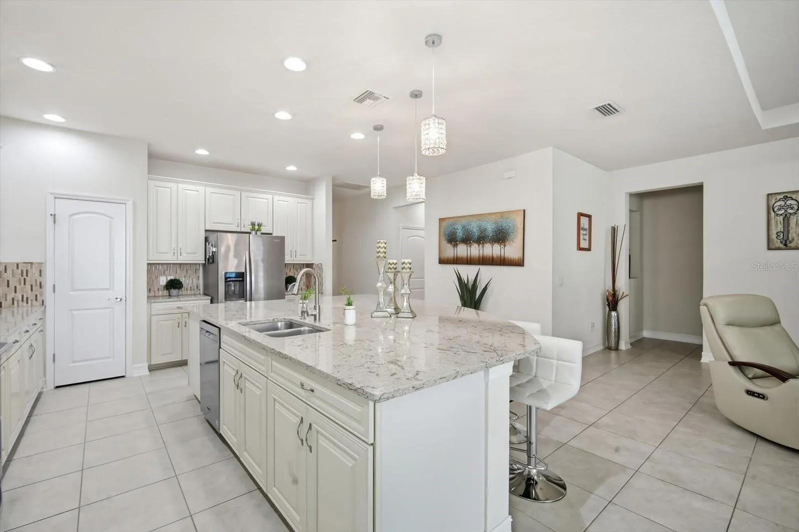 13821 FAIRWAY BUNKER DR