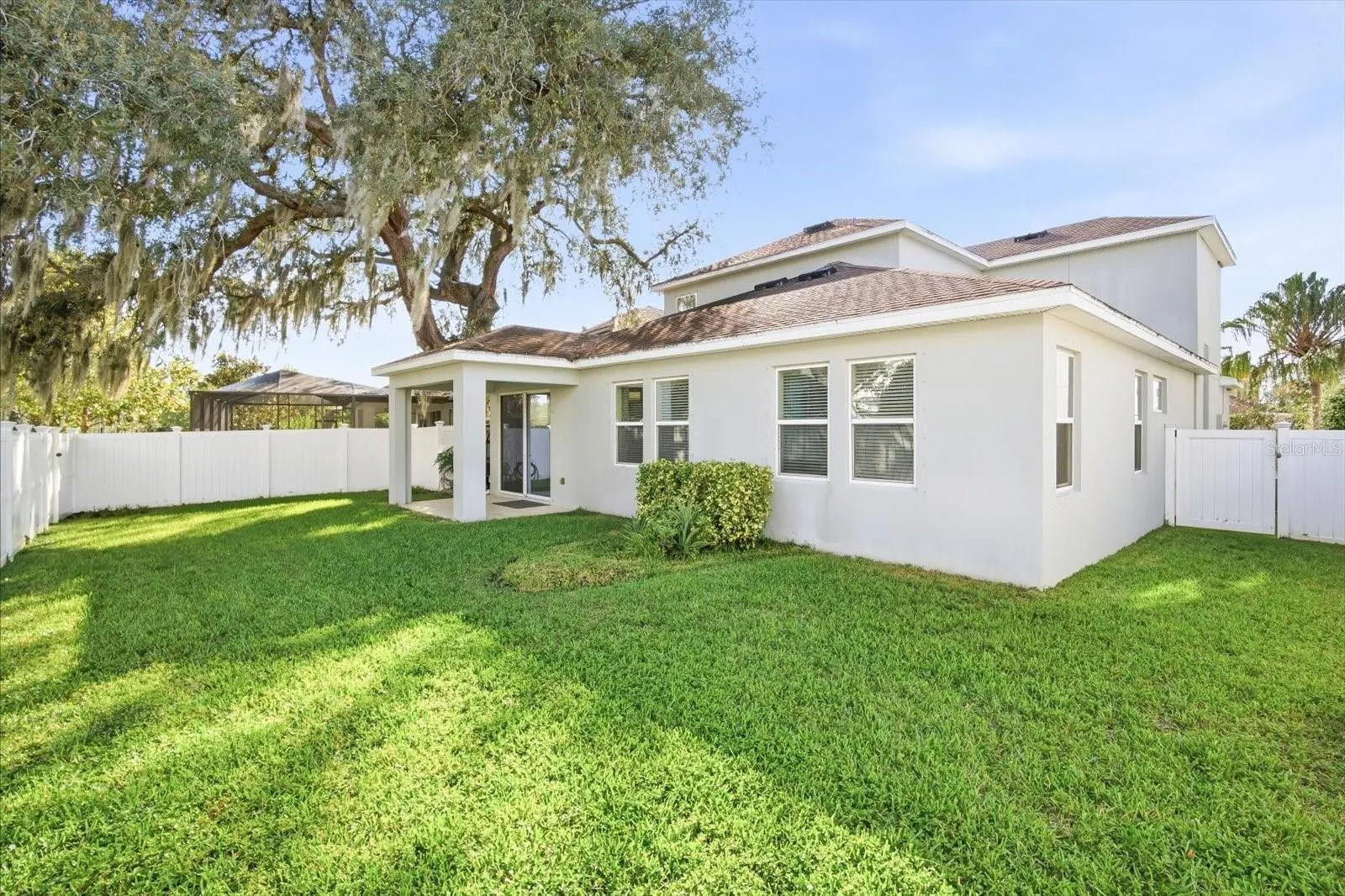 13821 FAIRWAY BUNKER DR