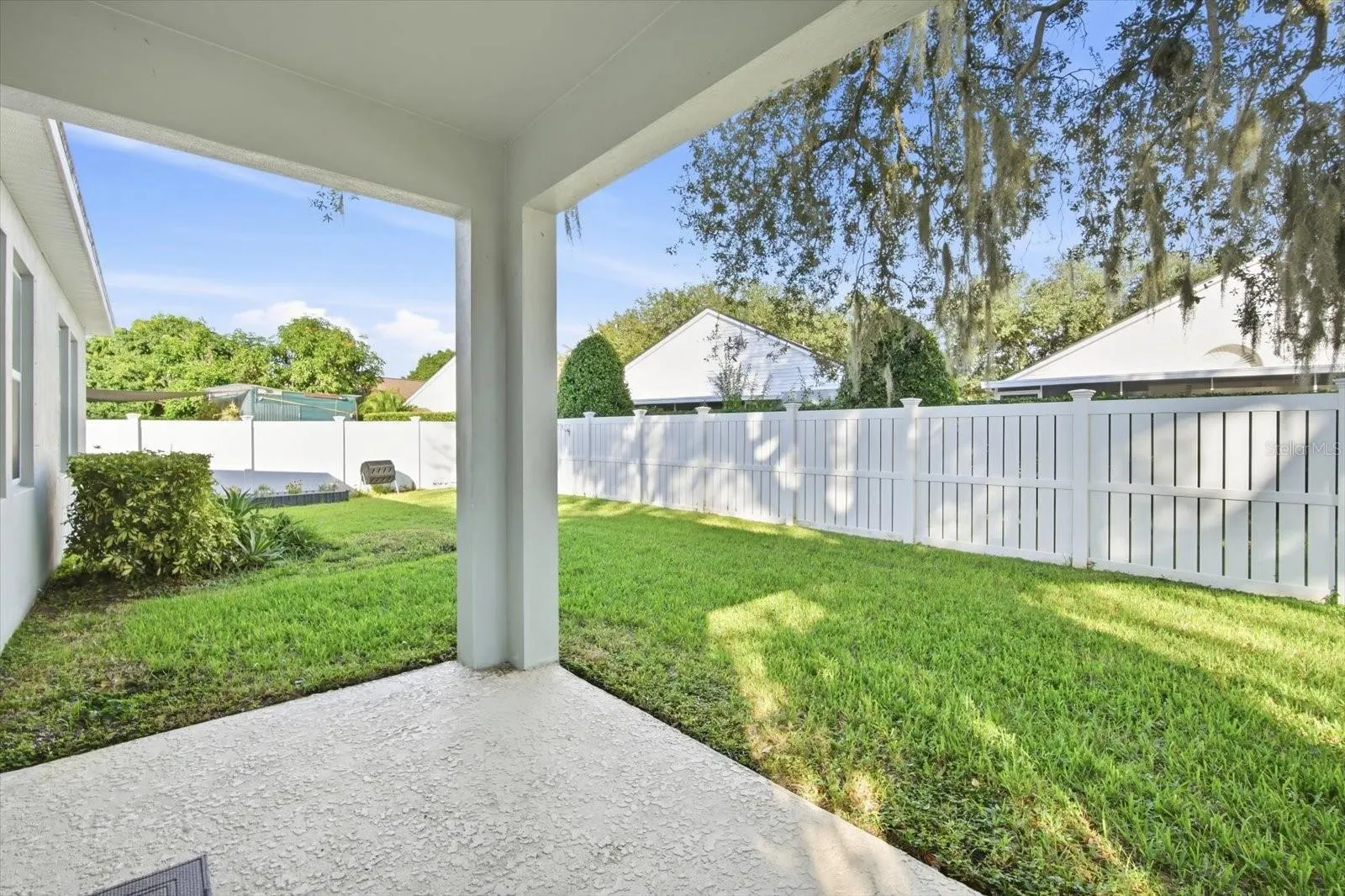 13821 FAIRWAY BUNKER DR