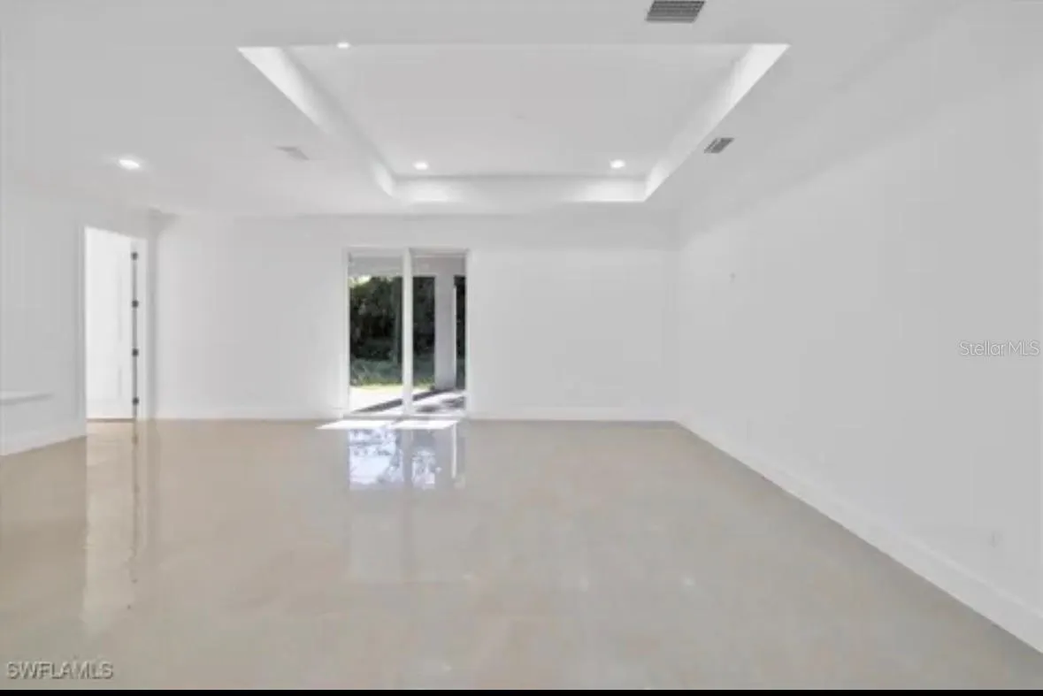 150 BELL BLVD S