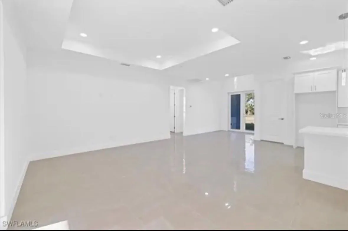 150 BELL BLVD S