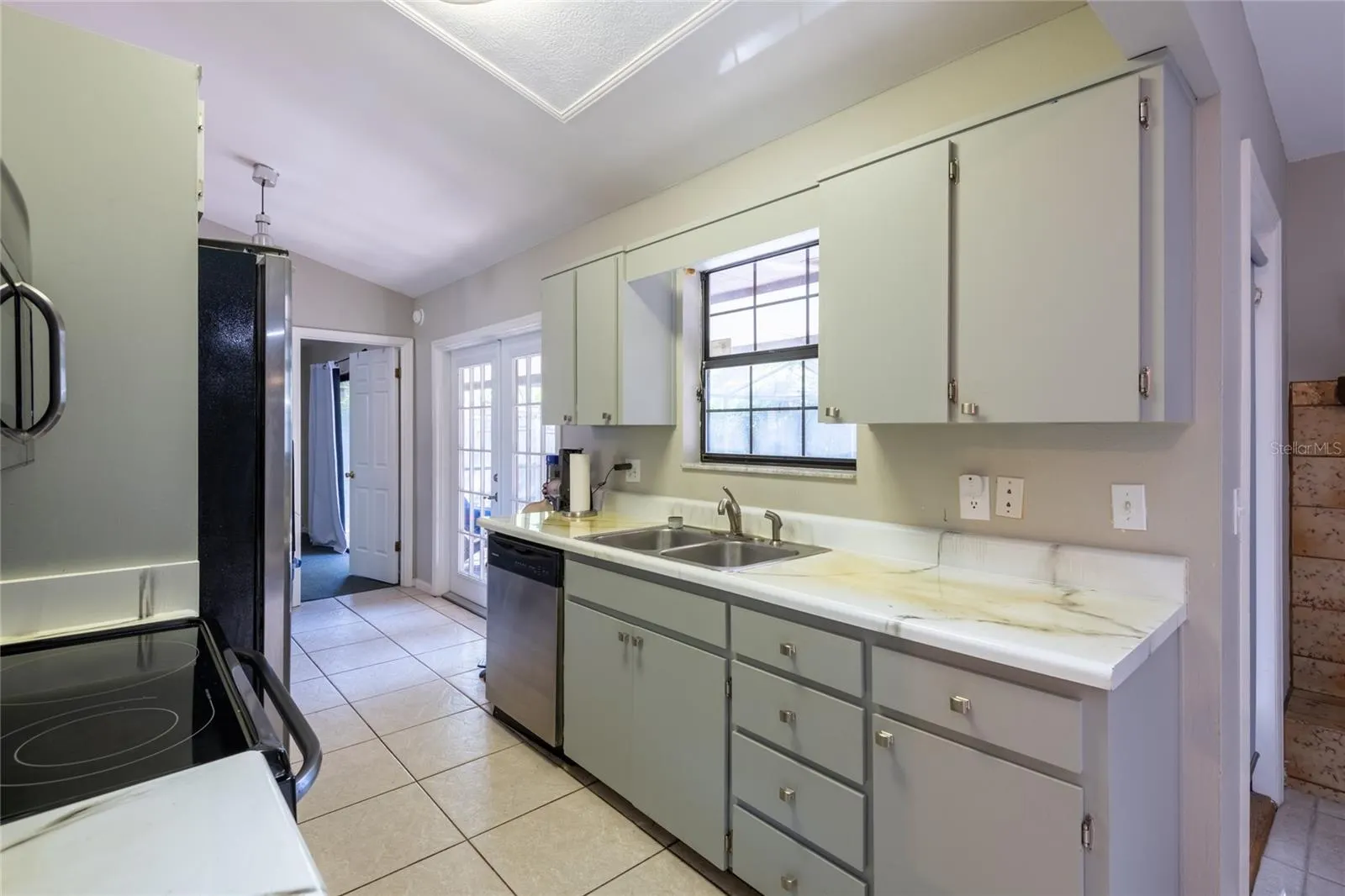 2305 FORREST CREST CIR