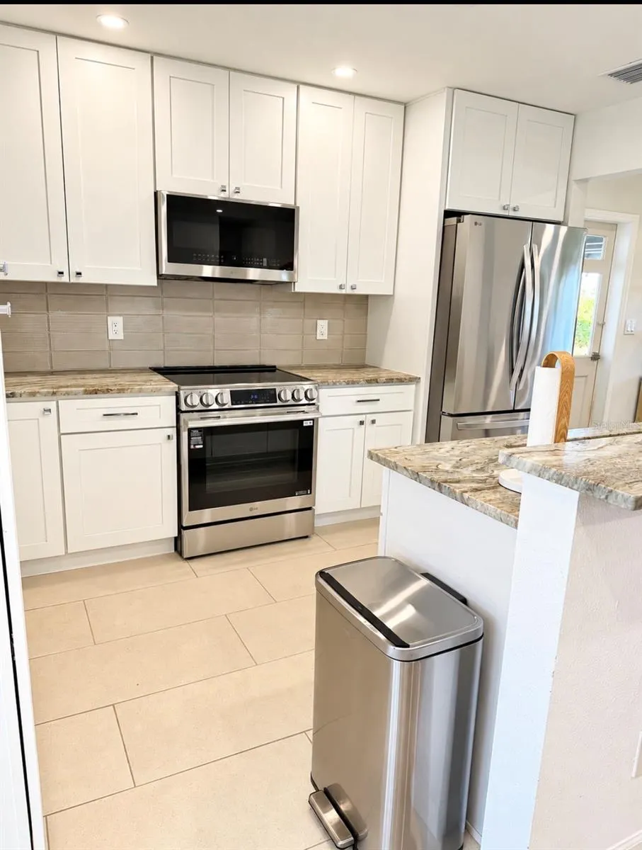 3928 E EDEN ROC CIR