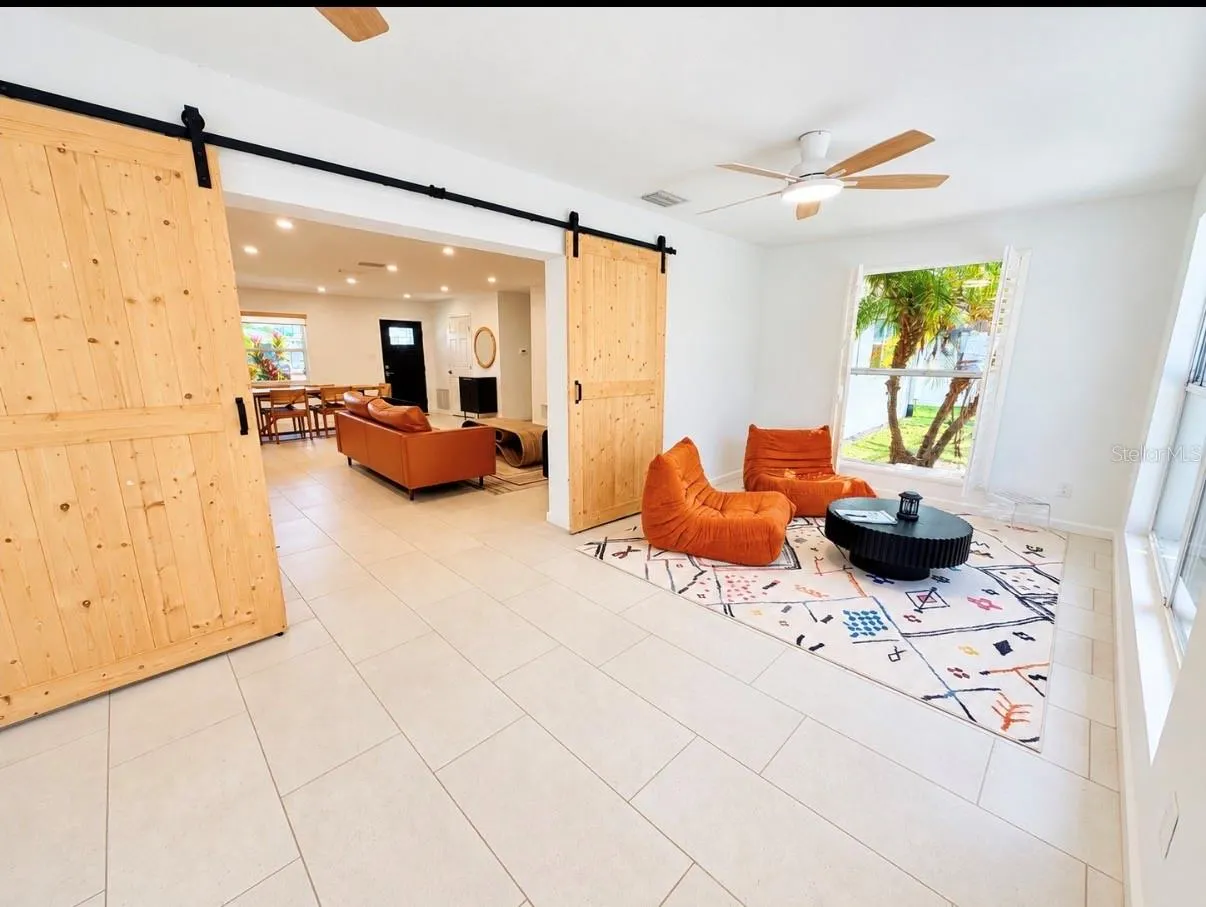 3928 E EDEN ROC CIR