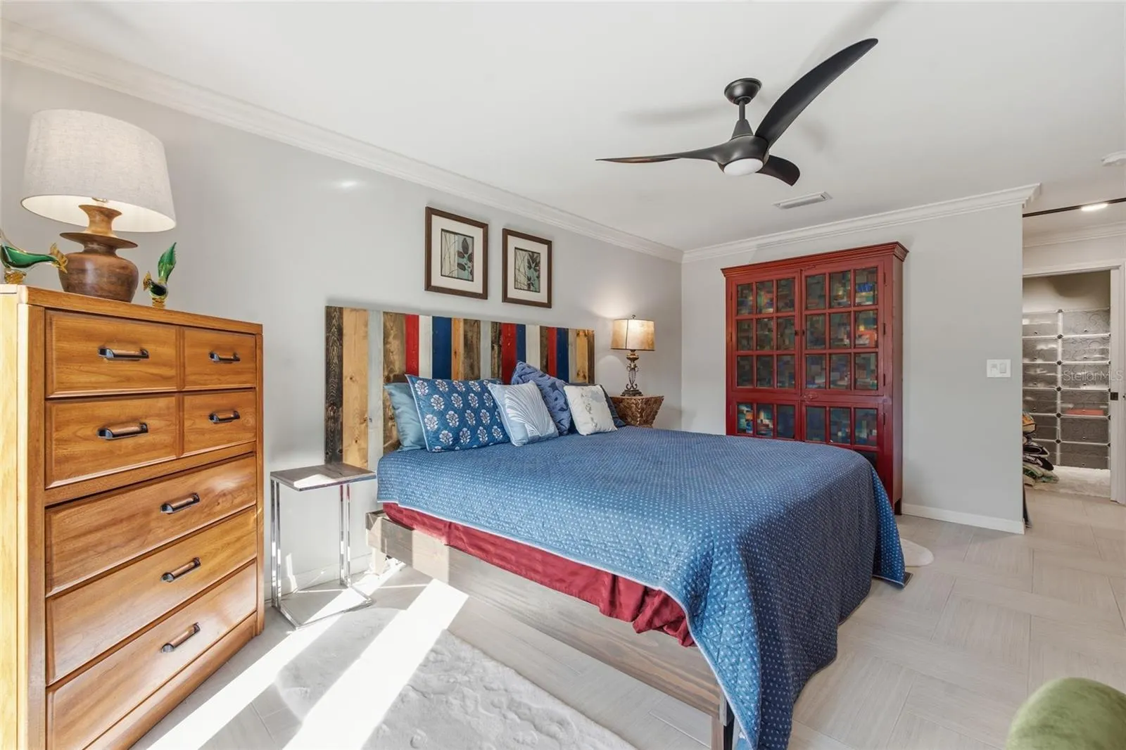 725 DEL ORO DR