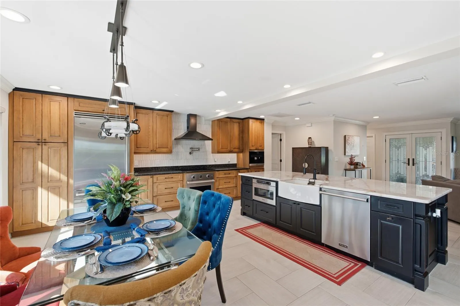 725 DEL ORO DR