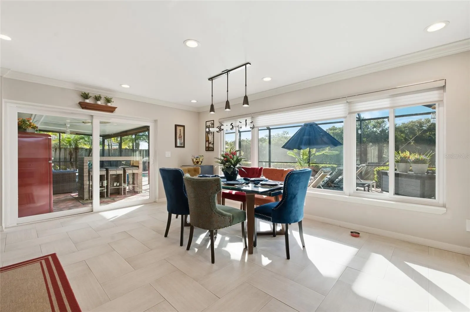 725 DEL ORO DR