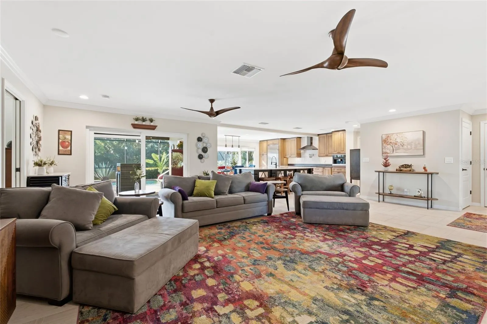725 DEL ORO DR