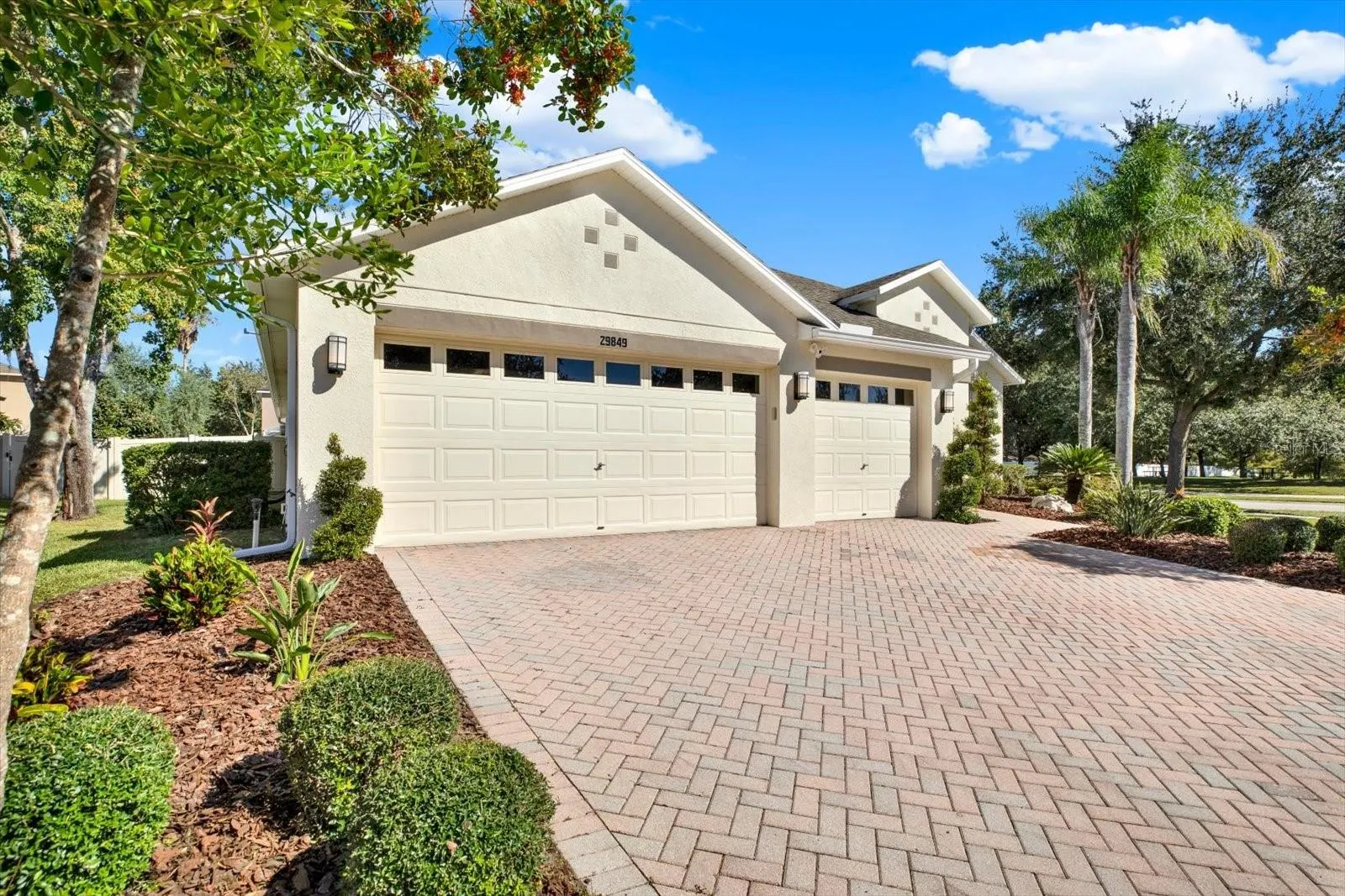 29849 BOYETTE OAKS PL