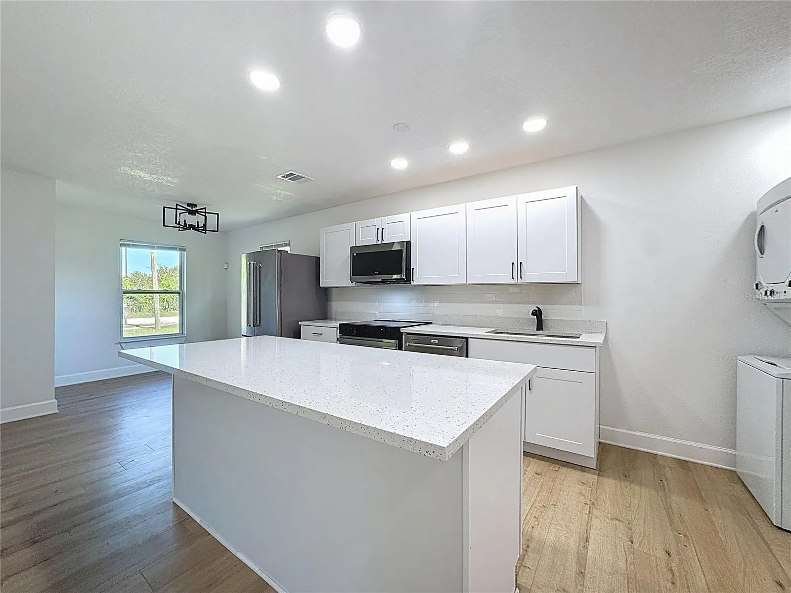 360 MISSION RD